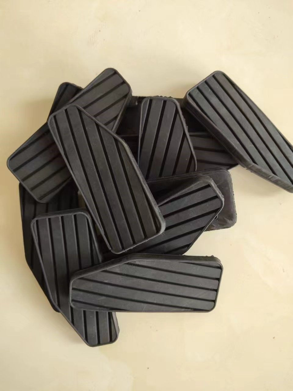 High-quality molded rubber sleeve for automotive applications with enhanced durability and weather resistance